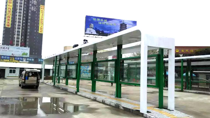 不锈钢镀锌板公交车站牌候车亭定制厂家山东乐展标识